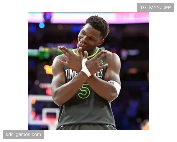 安东尼·爱德华兹挡拆突破提升效率 拉开球队得分空间