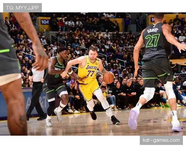 戈贝尔篮下保护力胜戴维斯，挡拆协防有效降低对手得分效率