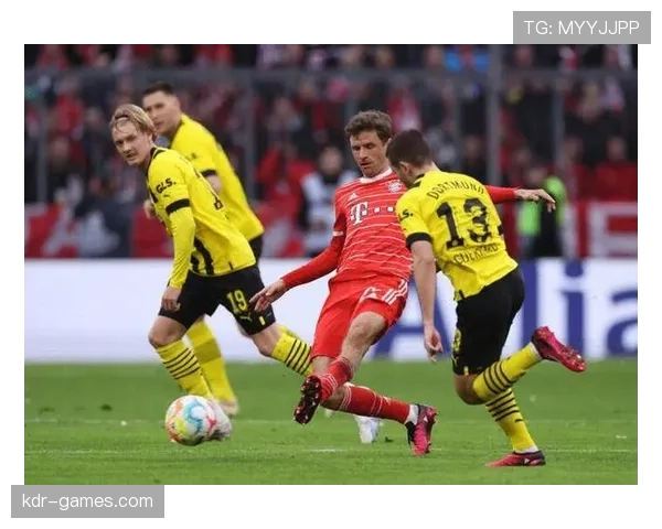 拜仁高位压迫防线问题显现，近期被动局面对赛季走势形成制约